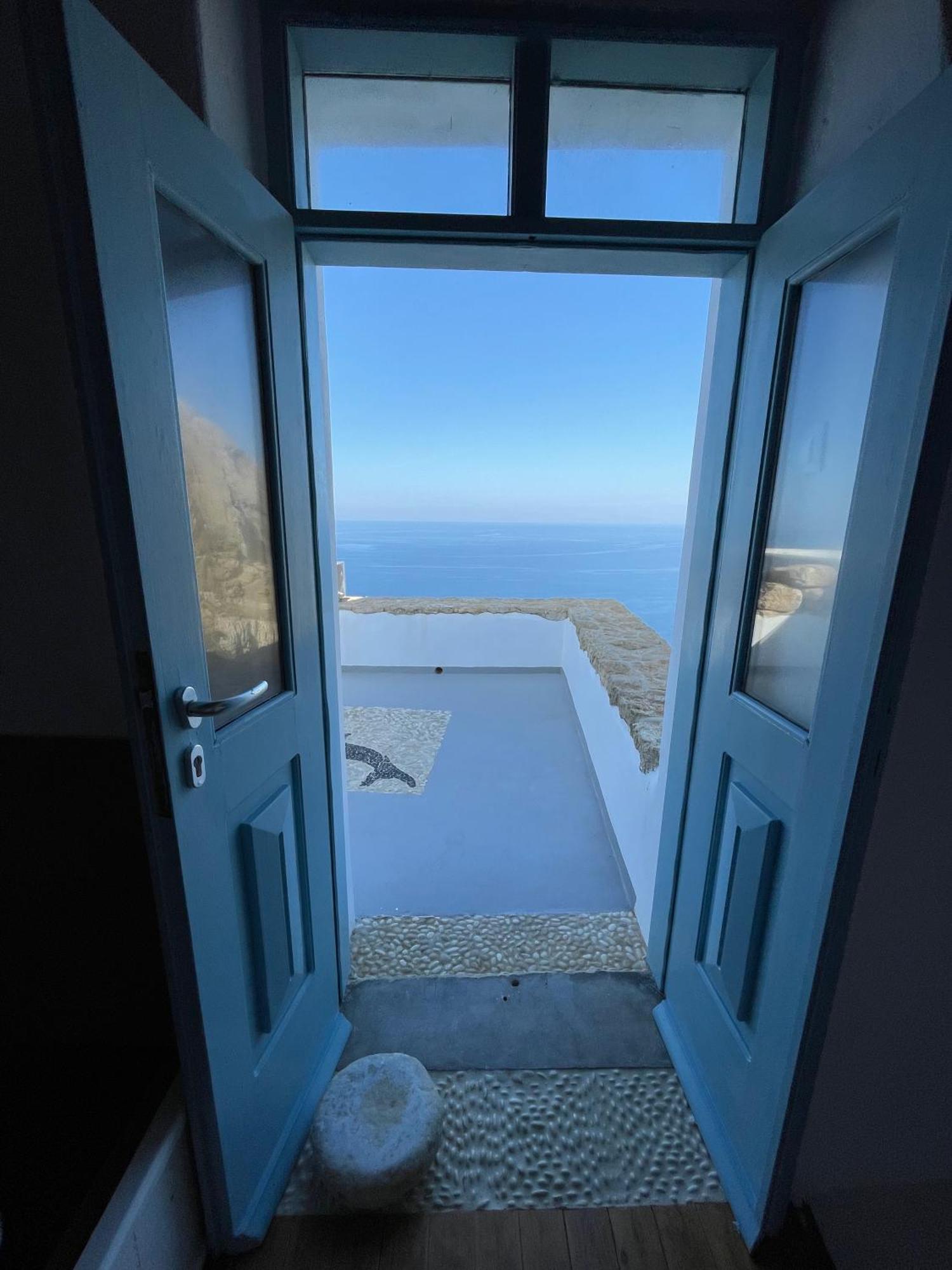 Вилла Folegandros-Cliffhouse Экстерьер фото