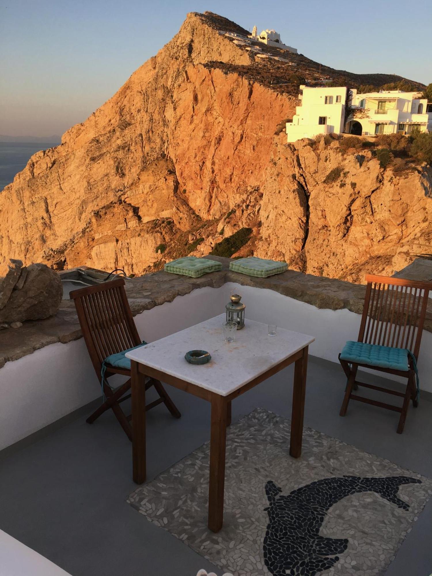 Вилла Folegandros-Cliffhouse Экстерьер фото