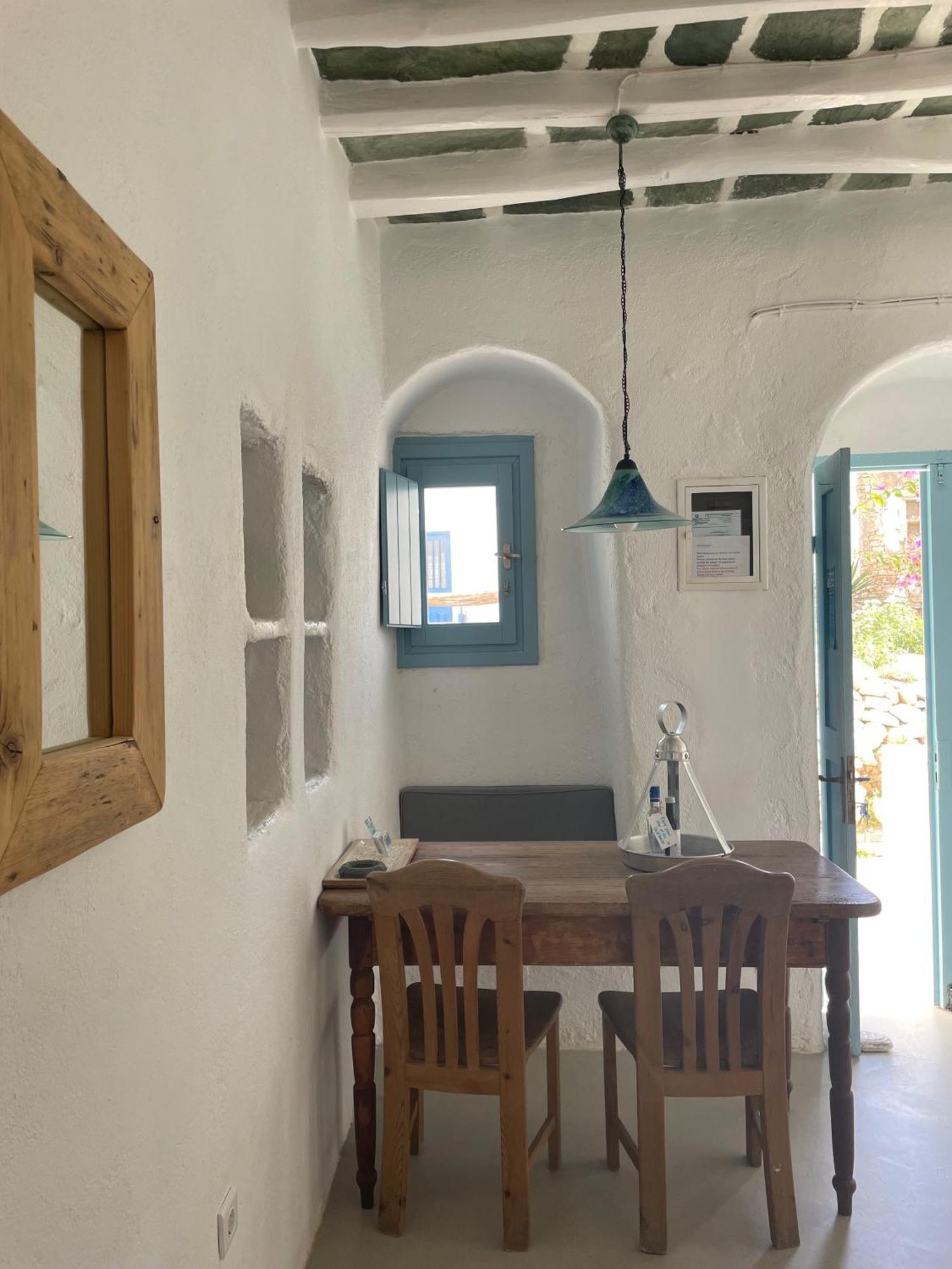 Вилла Folegandros-Cliffhouse Экстерьер фото
