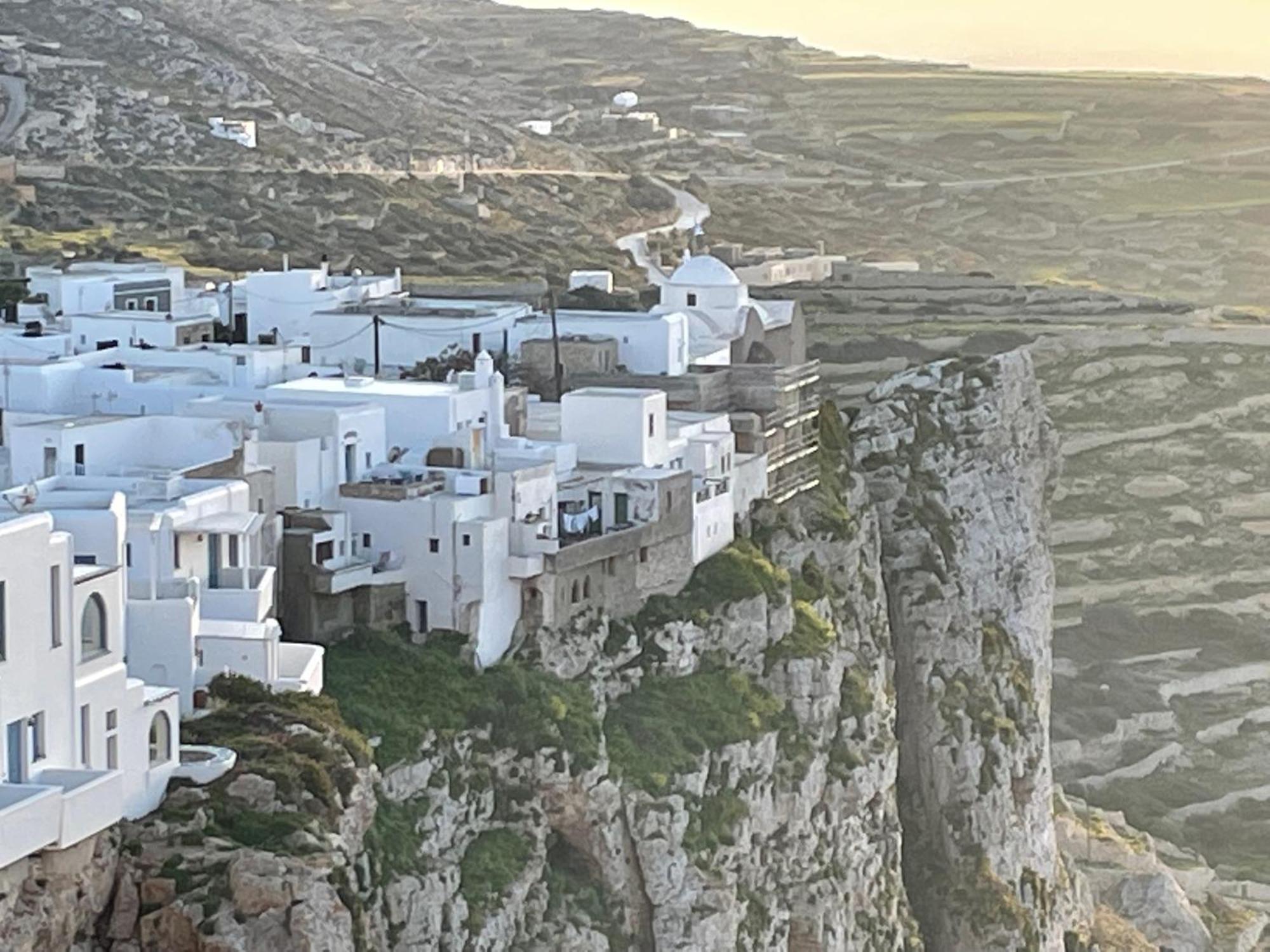 Вилла Folegandros-Cliffhouse Экстерьер фото
