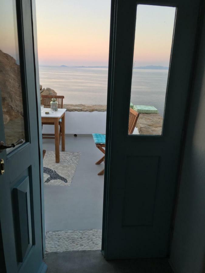 Вилла Folegandros-Cliffhouse Экстерьер фото