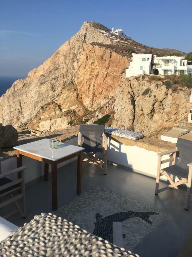 Вилла Folegandros-Cliffhouse Экстерьер фото